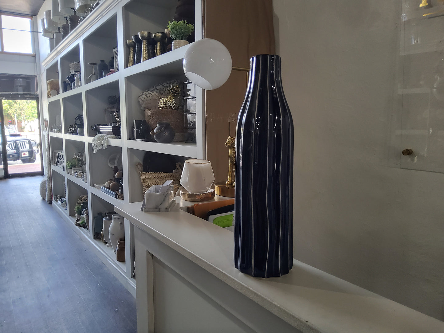 Vase Dark Blue white strip